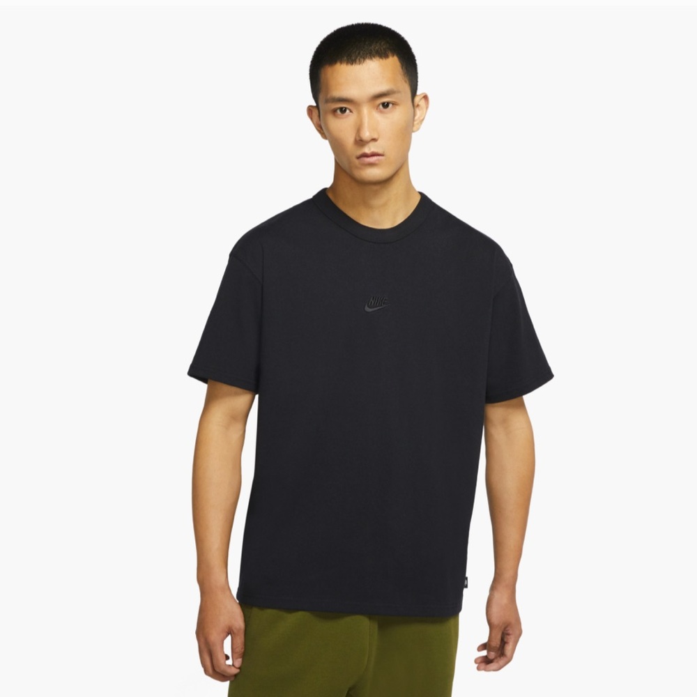 Nike NSW Premium Essentials SUST T-Shirt Size Large